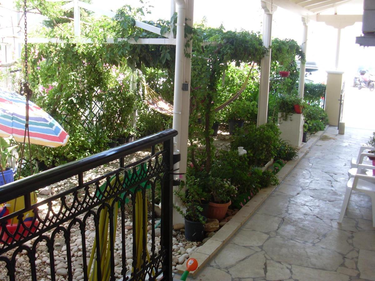 Mariangela Apartments Ликсури Экстерьер фото